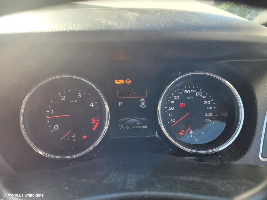 2011 Renault Latitude Left Rear Door Sliding