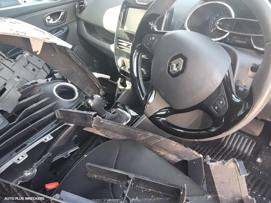 2014 Renault Clio Left Taillight