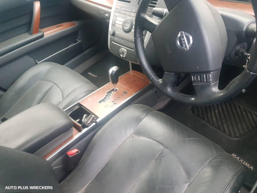 2005 Nissan Maxima Left Taillight