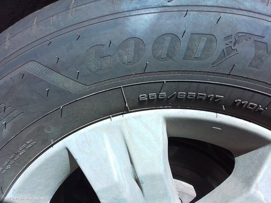 2006 Nissan Pathfinder Fuel Filter Housing