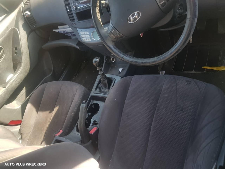 2006 Hyundai Elantra Left Rear Door Window