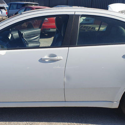 2006 Mitsubishi 380 Left Rear Door Sliding