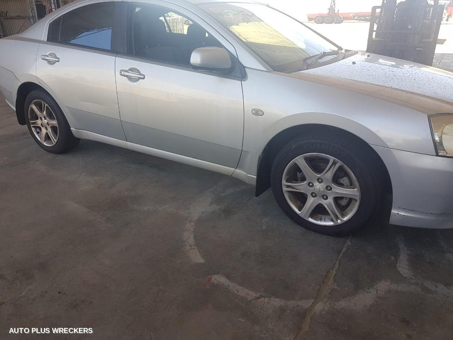 2005 Mitsubishi 380 Left Front Window Reg Motor