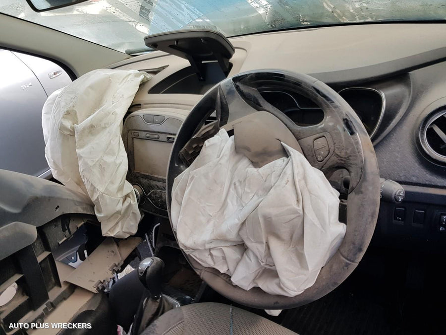 2016 Renault Captur Grille