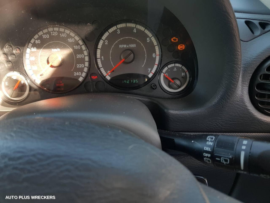 2005 Jeep Cherokee Left Front Door