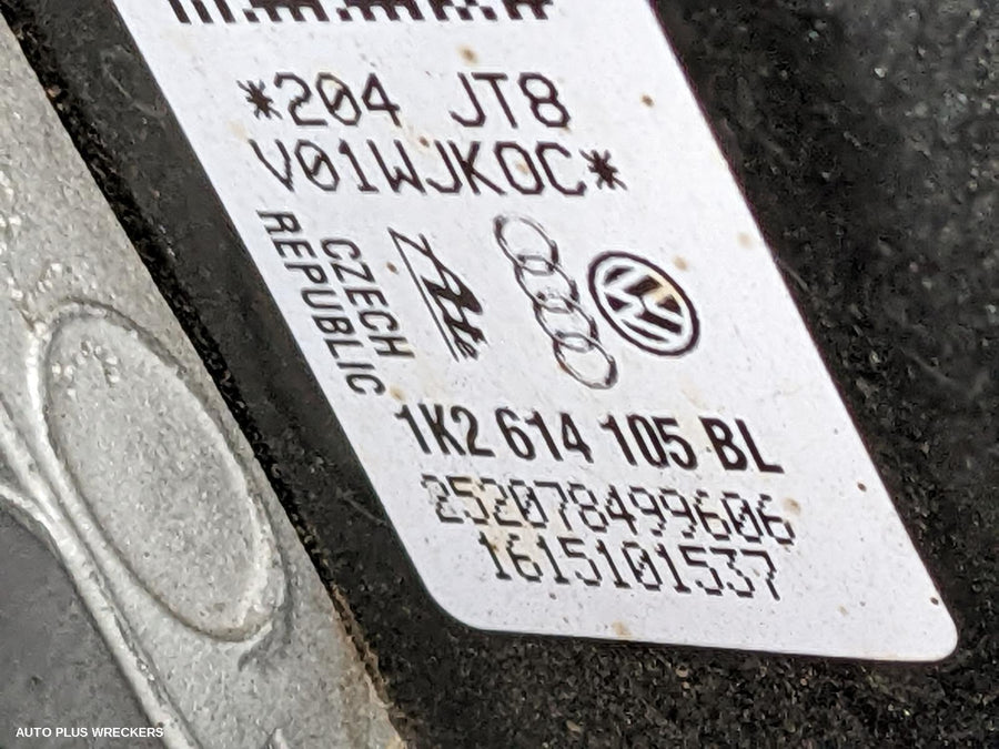 2016 Skoda Yeti Left Front Door