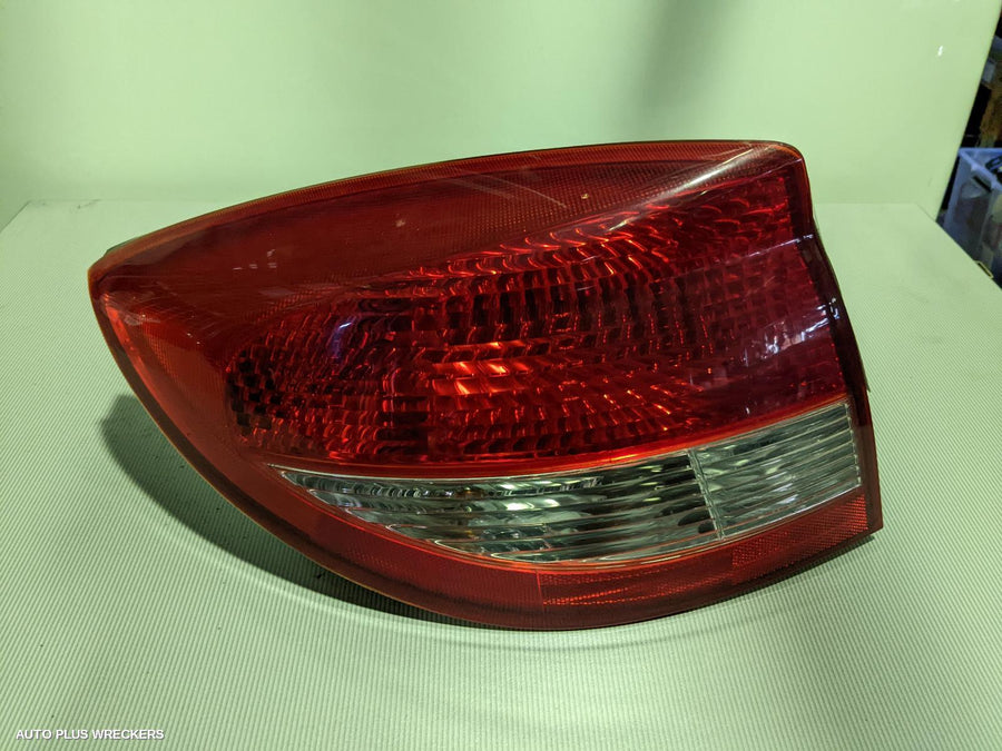 2004 Kia Rio Left Taillight