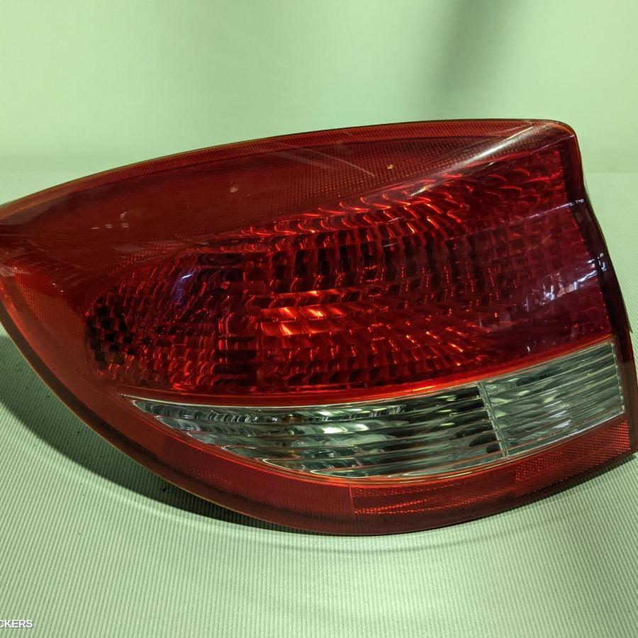 2004 Kia Rio Left Taillight