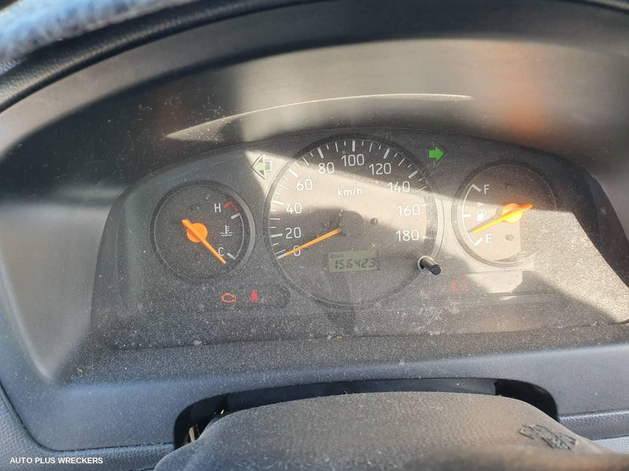 2008 Suzuki Apv Right Front Door Window