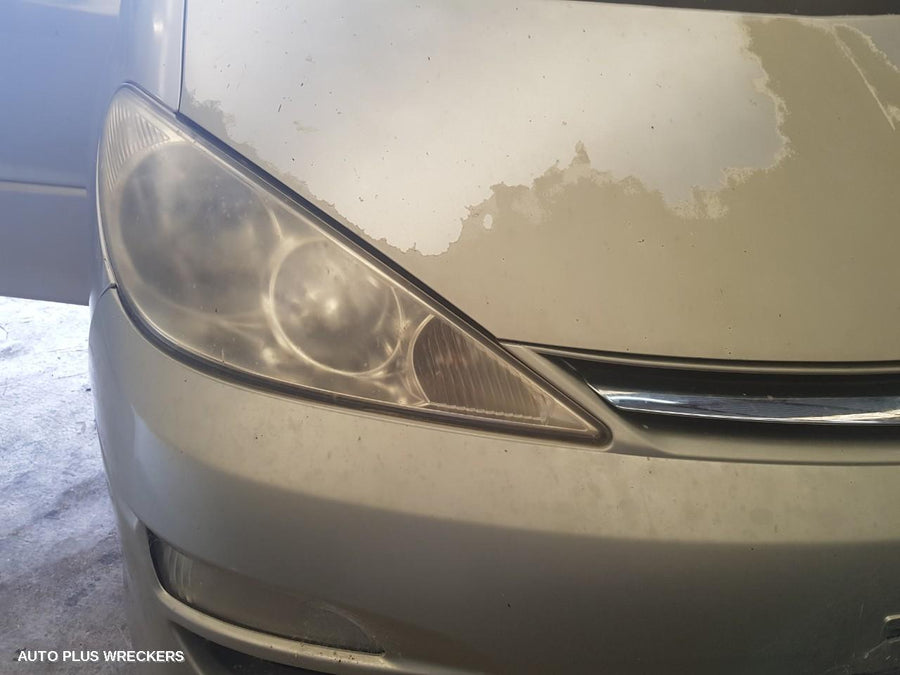 2004 TOYOTA TARAGO LEFT TAILLIGHT