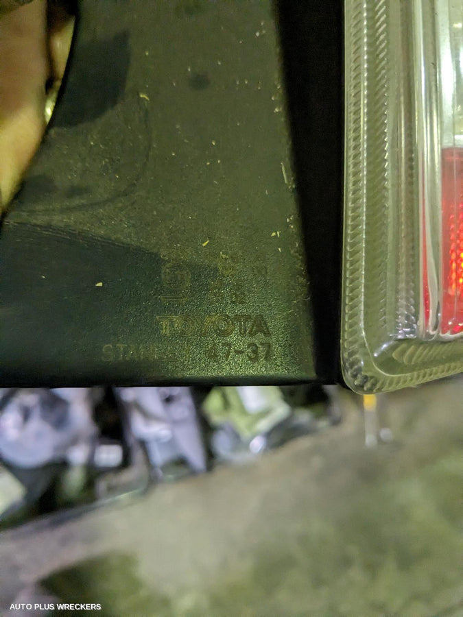2009-2015 Toyota Prius Right Taillight