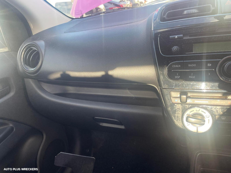 2015 Mitsubishi Mirage Left Front Door Window