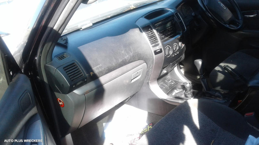2003 Toyota Prado Right Front Door Window