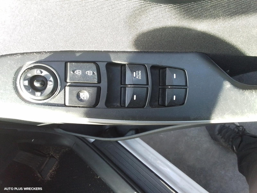 2014 Hyundai I30 Right Front Window Reg Motor