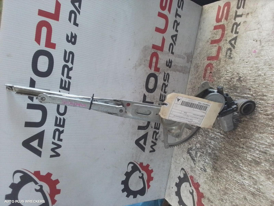 2005-2011 Toyota Yaris Right Front Window Reg Motor