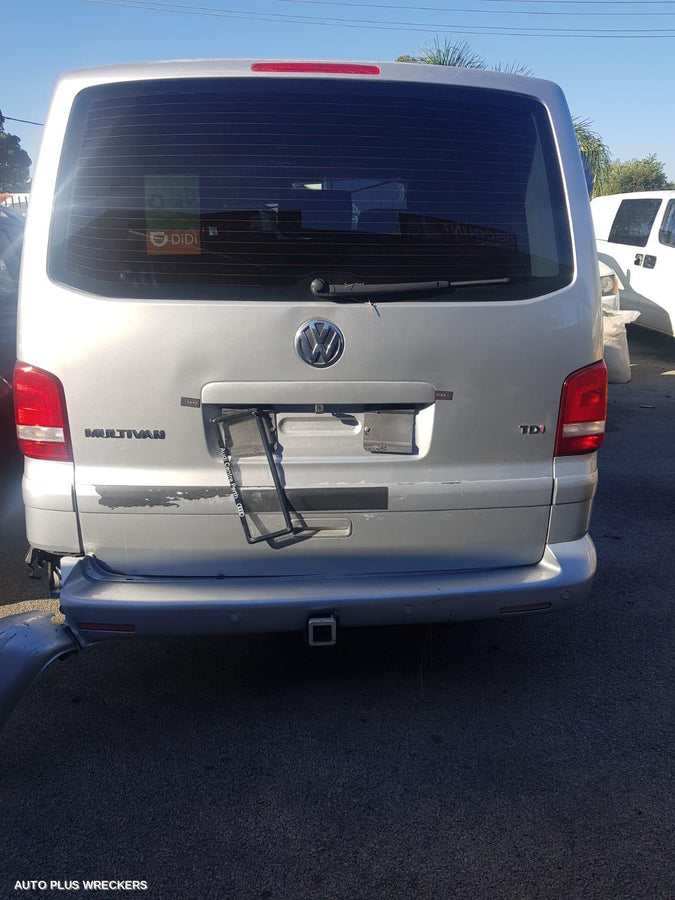 2010 Volkswagen Transporter Right Front Door