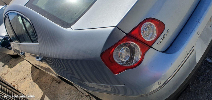 2006 Volkswagen Passat Left Rear Door Sliding