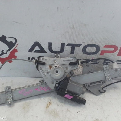 2012 Hyundai Accent Right Front Window Reg Motor