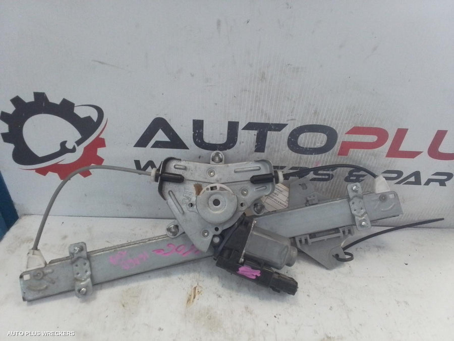 2012 Hyundai Accent Right Front Window Reg Motor