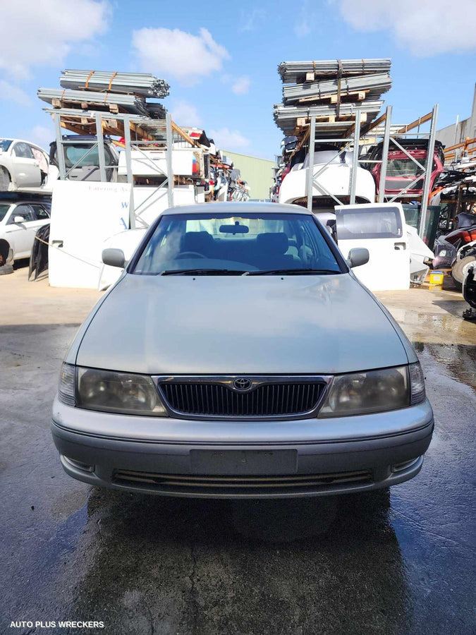 2003 Toyota Avalon Left Front Door
