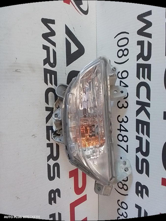 2013-2016 Mazda 3 Right Indicator Fog Side