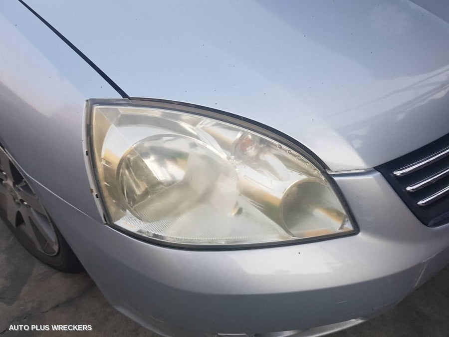 2005 Mitsubishi 380 Left Headlamp
