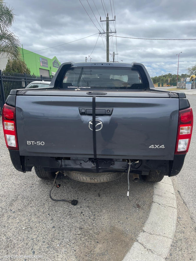 2020-2026 Mazda Bt50 Console