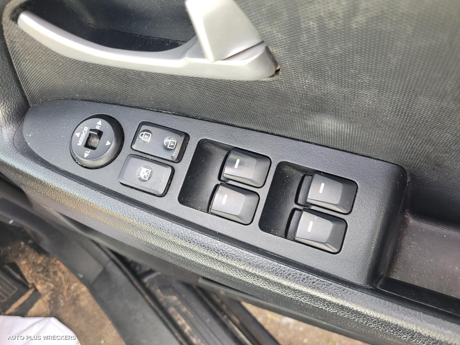 2010 Kia Sportage Left Taillight