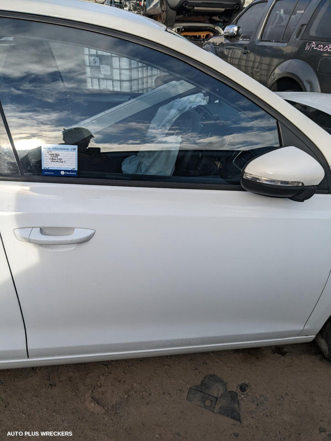 2011 Volkswagen Golf Left Rear Door Window