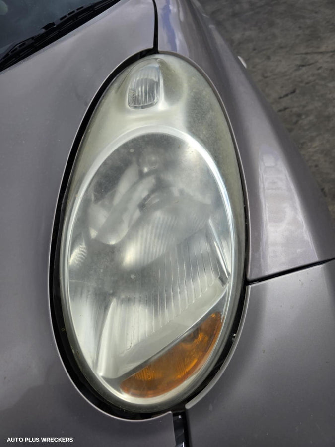 2010 Nissan Micra Console