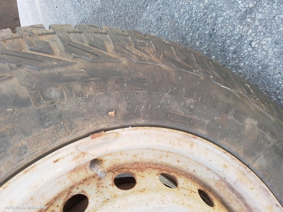 2013 Isuzu Dmax Grille