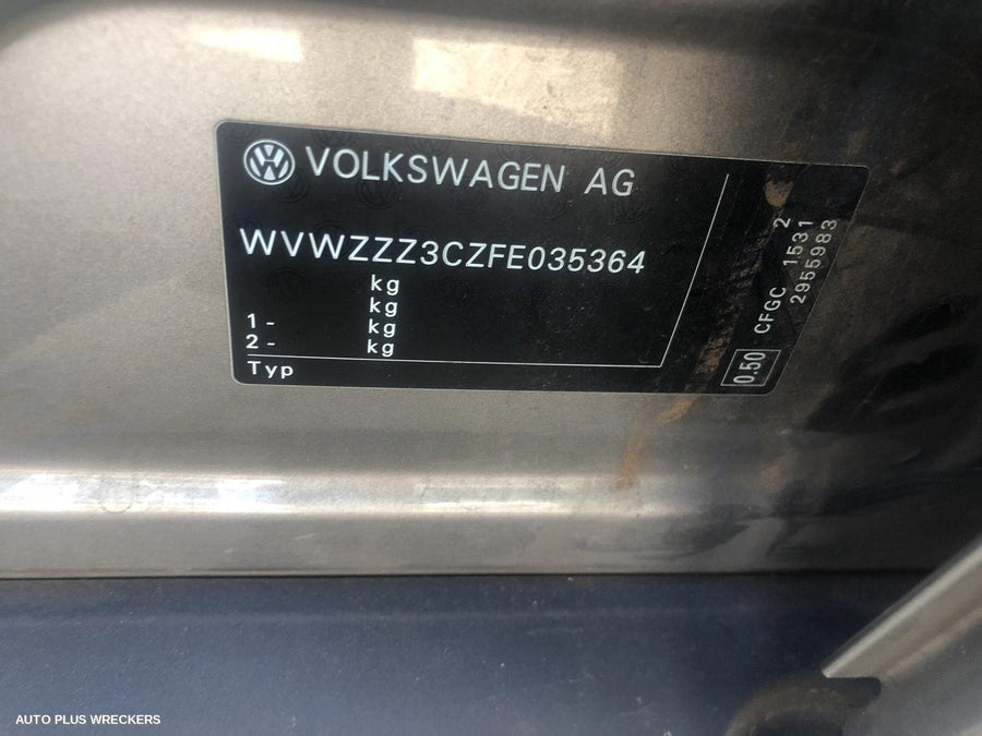 2014 Volkswagen Passat Left Taillight