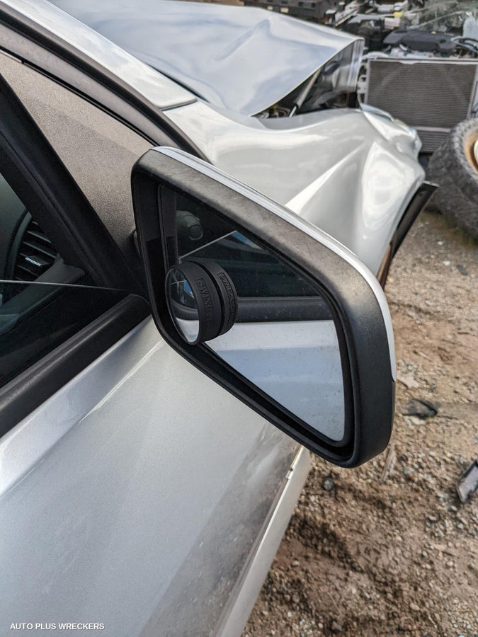 2013 Holden Commodore Left Front Hub Assembly