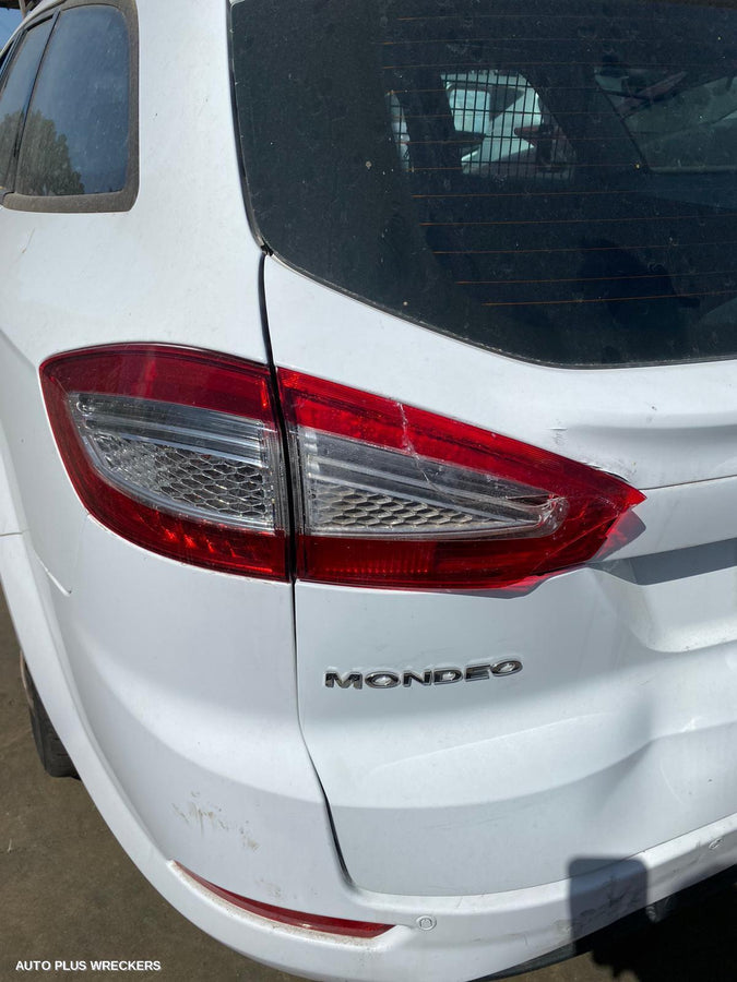2012 Ford Mondeo Right Taillight