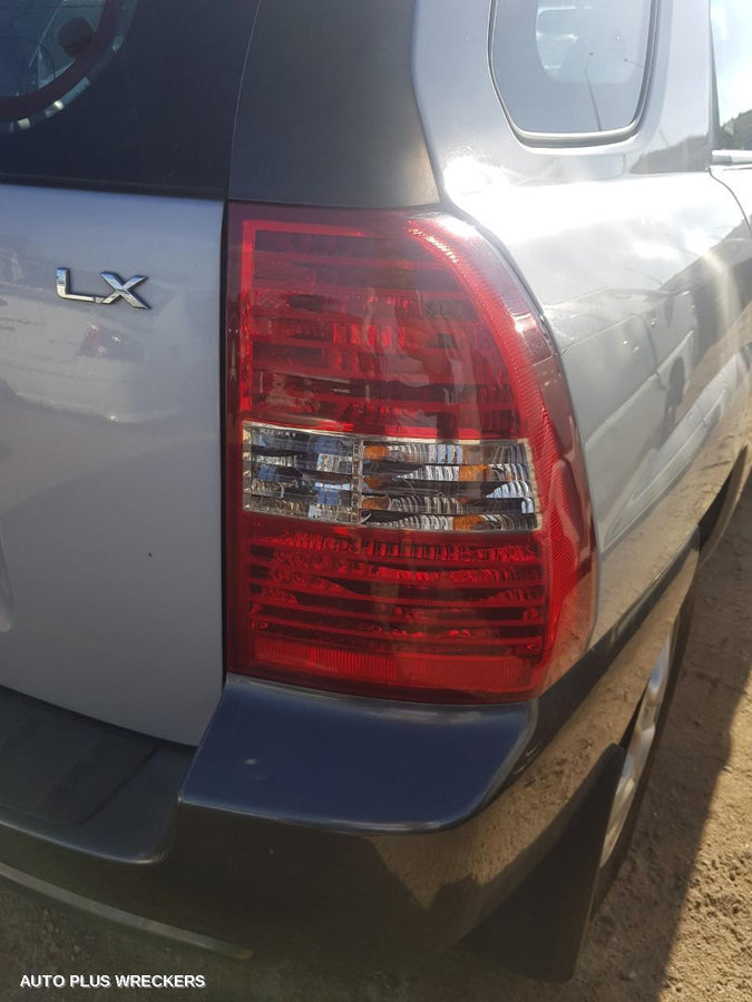 2008 Kia Sportage Left Rear Door Sliding