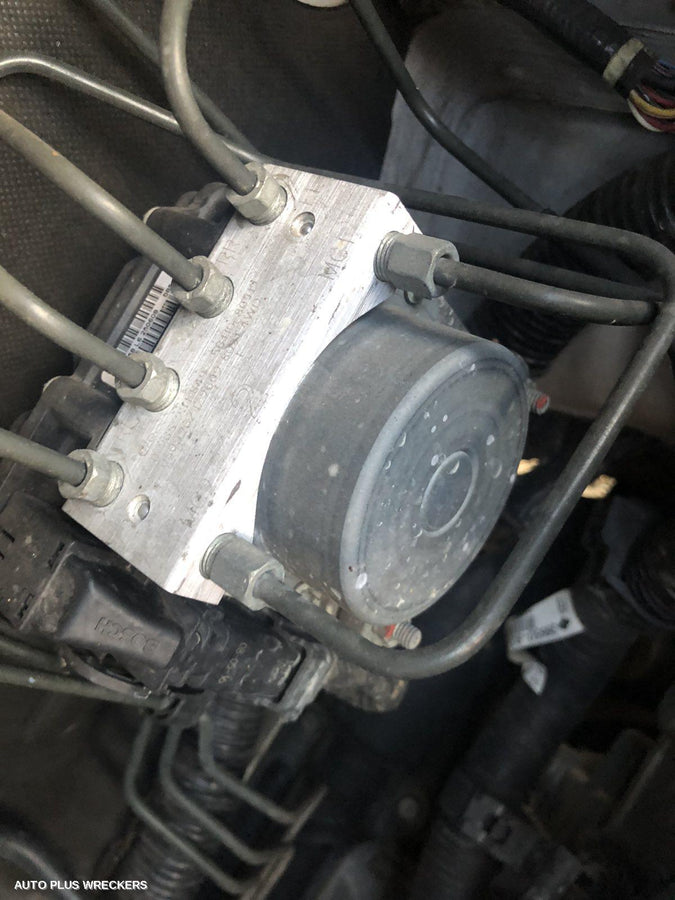 2009 Suzuki Sx4 Left Front Door