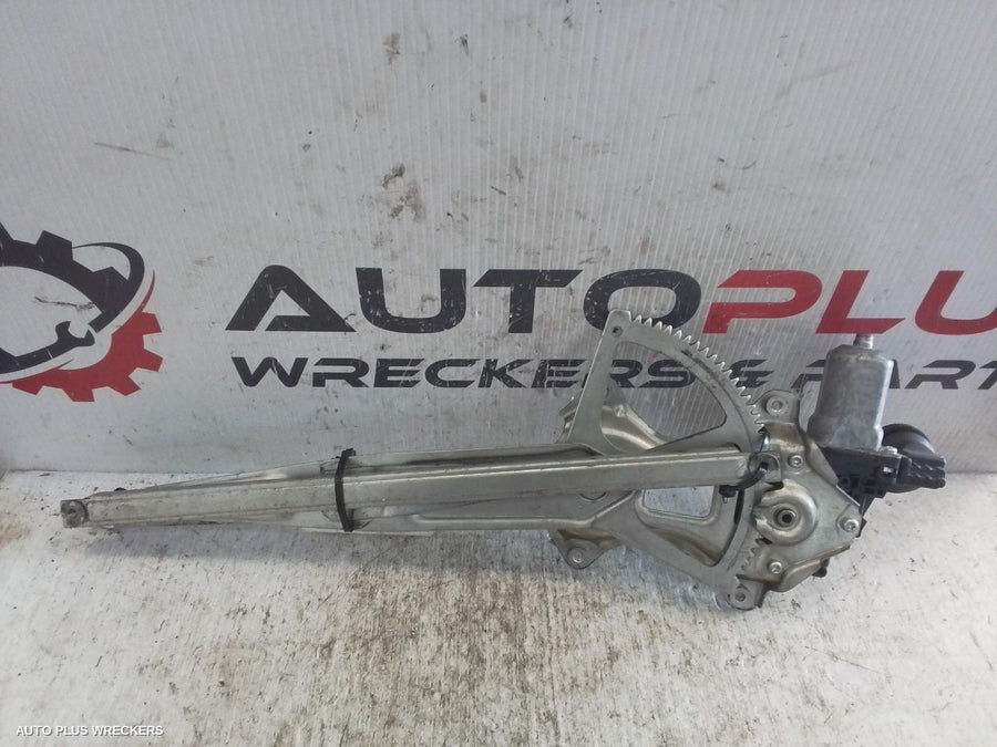 2005-2011 Toyota Yaris Right Front Window Reg Motor