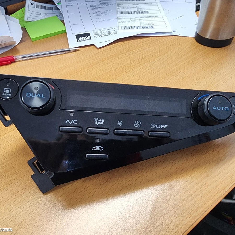2017-2024 Toyota Camry Heater Ac Controls