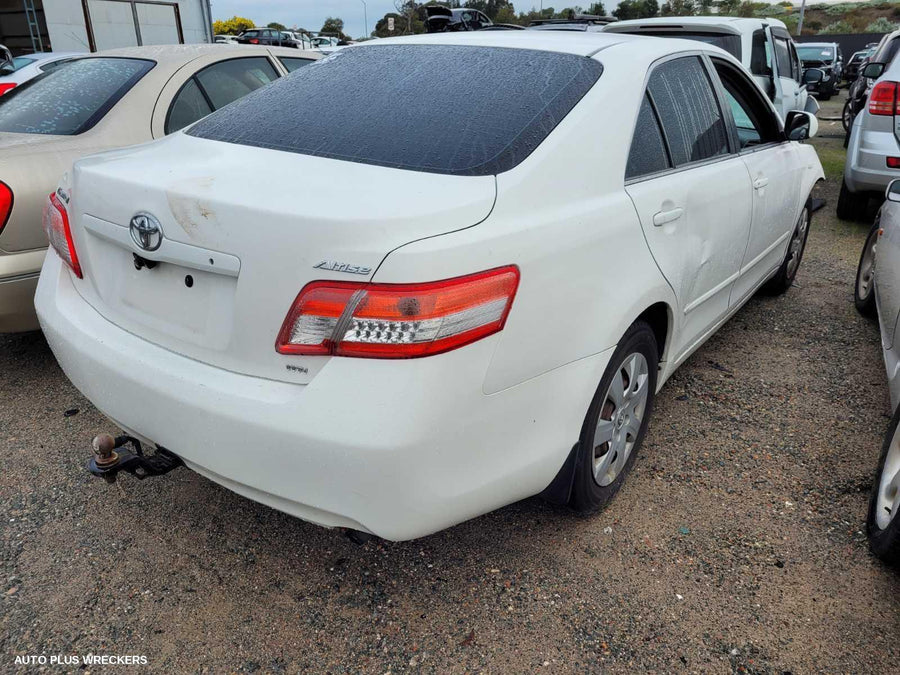 2010 Toyota Camry Rear Garnish