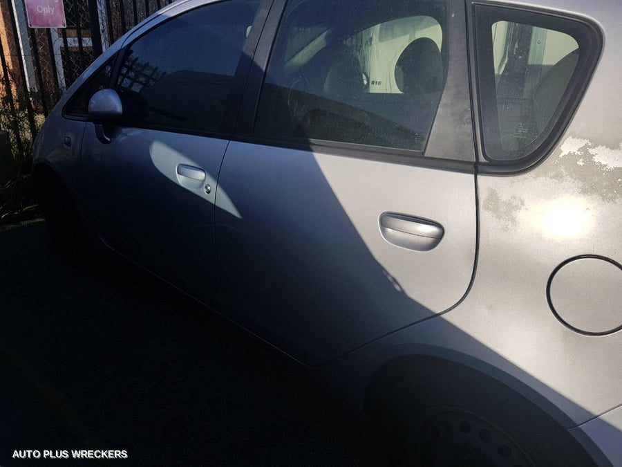 2005 Mitsubishi Colt Right Taillight