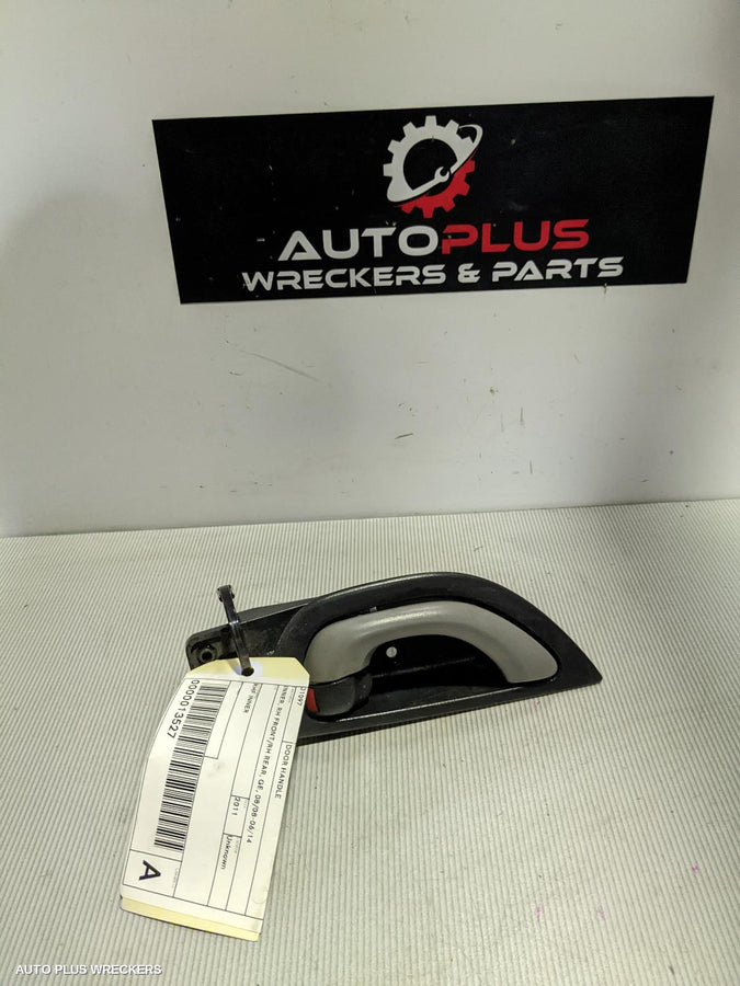2011 HONDA JAZZ DOOR HANDLE