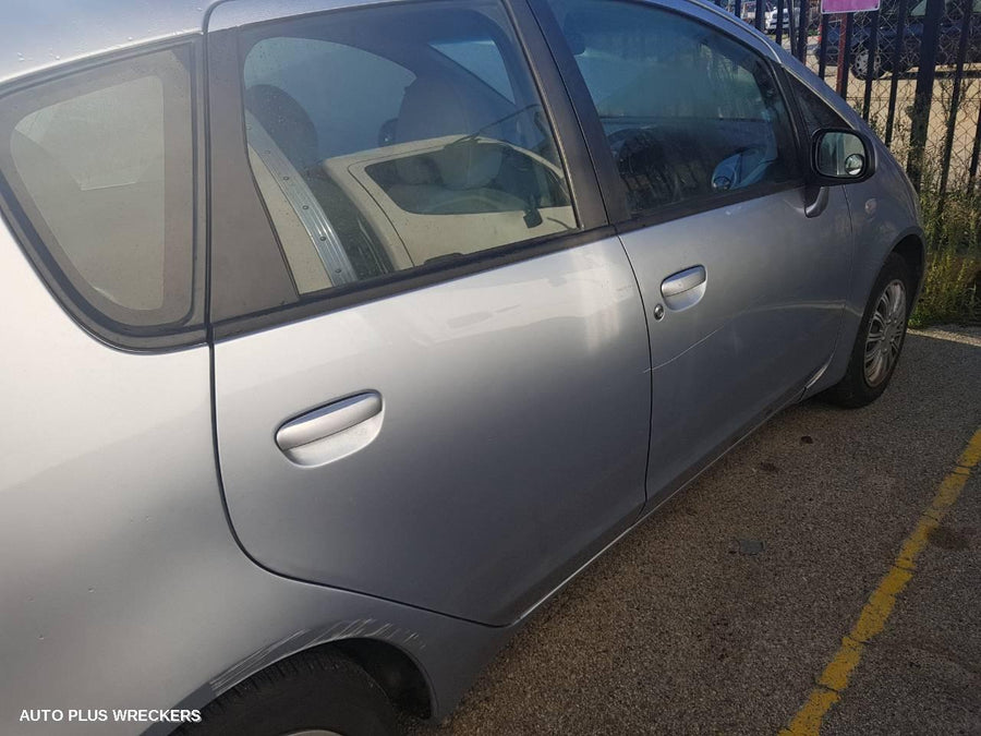 2005 Mitsubishi Colt Right Taillight