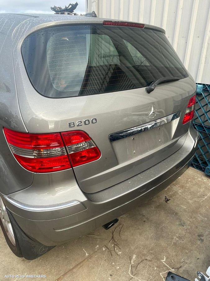 2006 MERCEDES B CLASS RIGHT REAR DOOR SLIDING