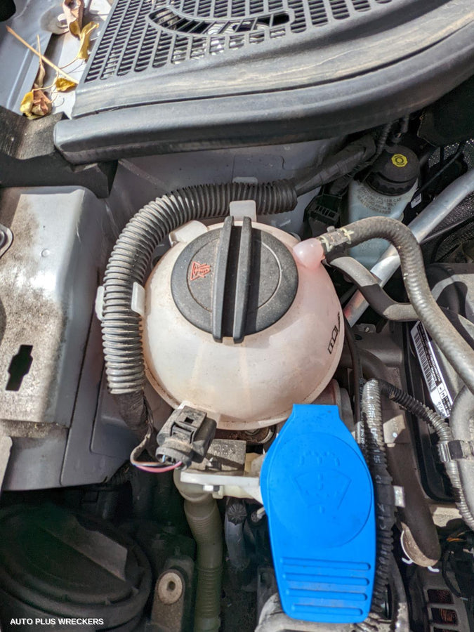 2016 Skoda Yeti Left Front Door