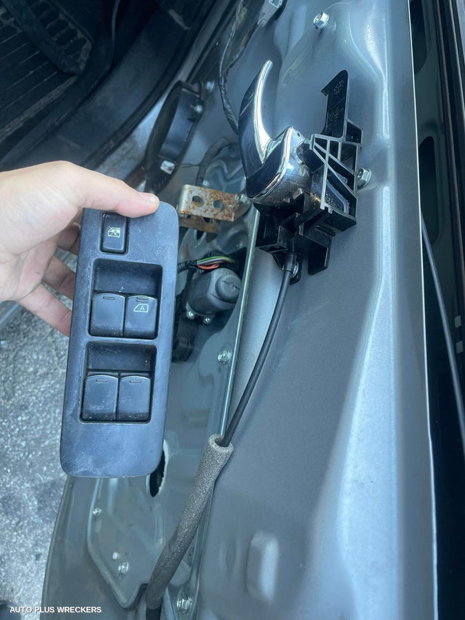 2013 Nissan Dualis Door Boot Gate Lock