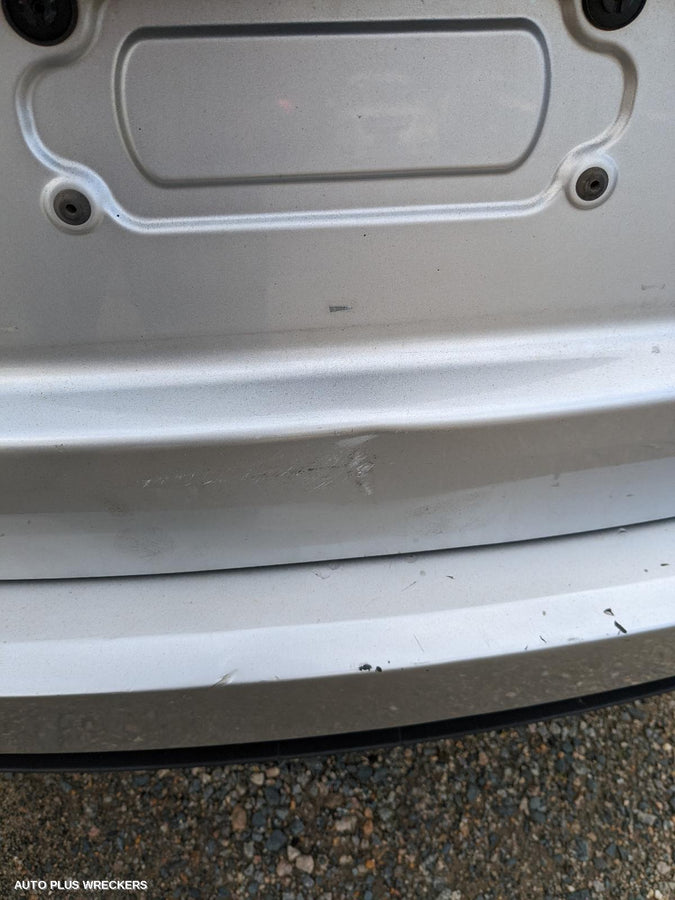 2013 Holden Commodore Left Front Hub Assembly