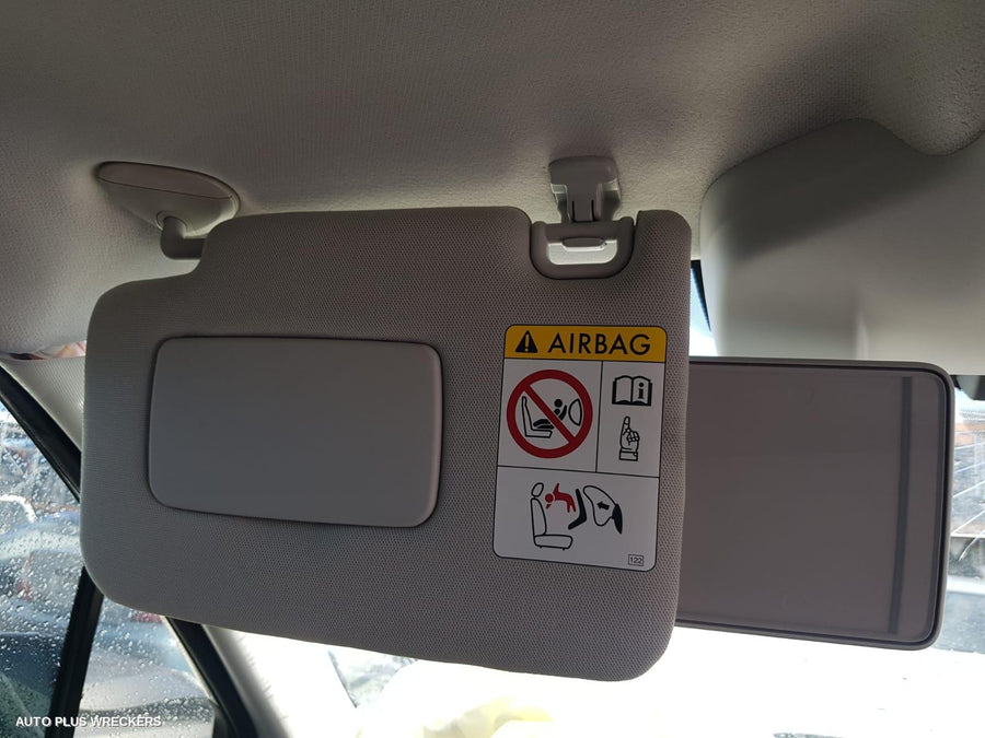 2018 Subaru Forester Sunvisor