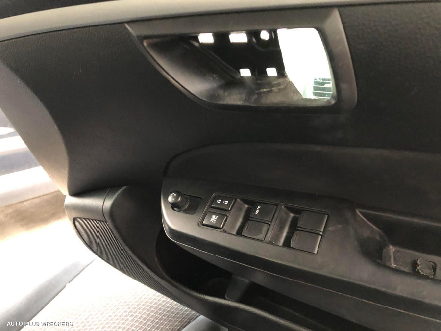 2014 Suzuki Swift Left Rear 1 4 Door Glass