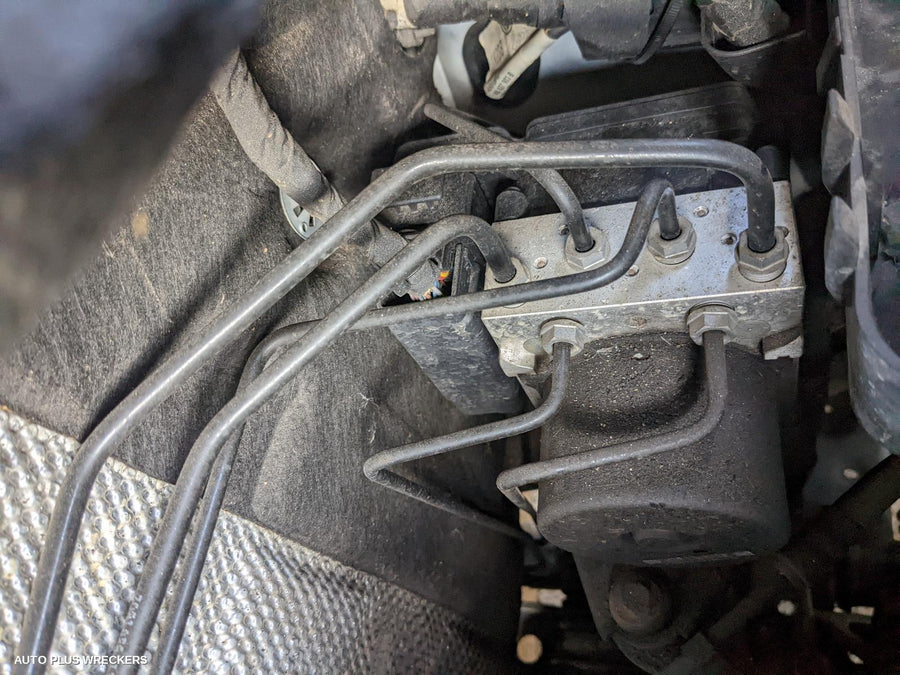 2011 VOLKSWAGEN GOLF LEFT REAR DOOR SLIDING