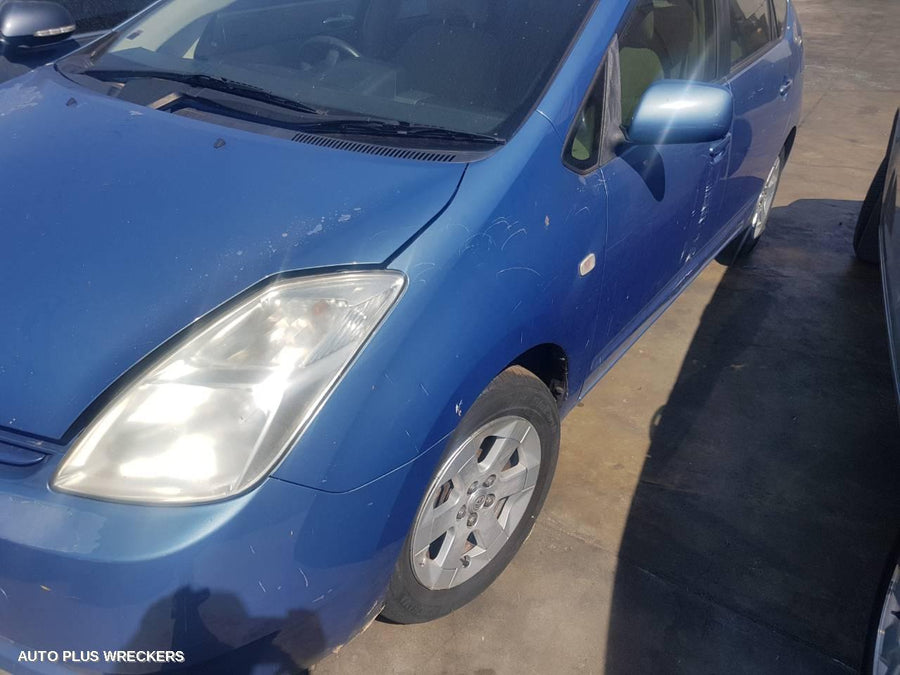 2005 Toyota Prius Bonnet